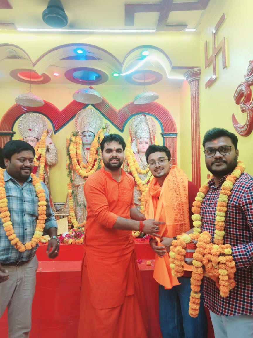 Indian Idol Season 13  के winner, Rishi Singh छोटे भाई का मुंबई से आगमन प्रयागराज में 